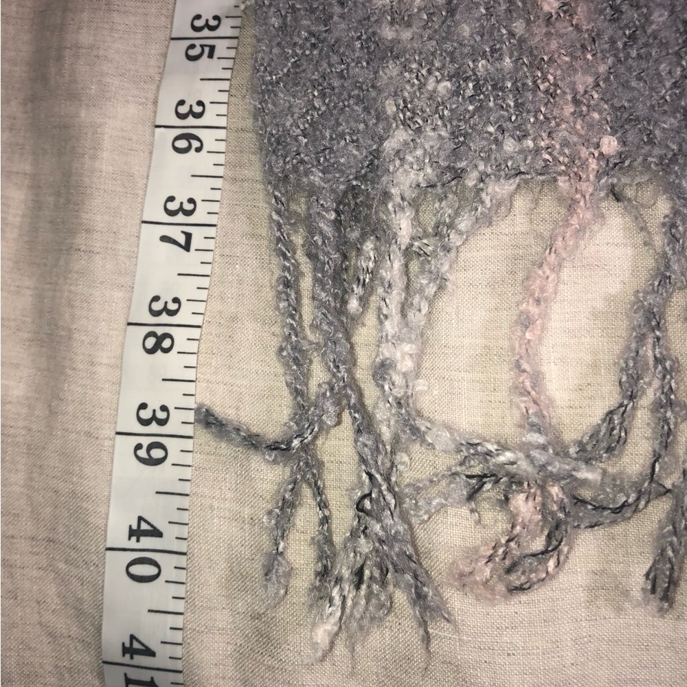 Plaid winter Oversized scarf Gray Pink White Soft and fuzzy - Picture 5 of 9